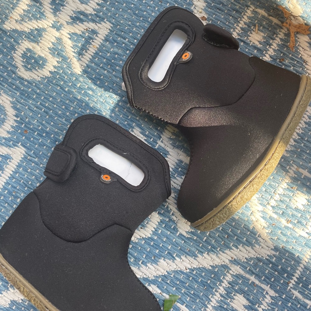 Like NEW Baby Bogs boots size 5